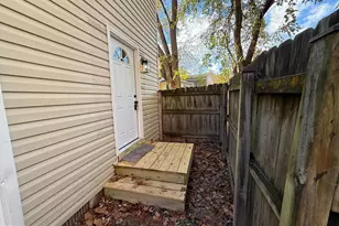 241 Cambridge St, Fredericksburg, VA 22405 - Photo 3