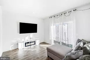 423 Honeyberry Ln, Fredericksburg, VA 22405 - Photo 7