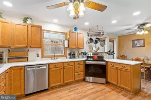 1573 Garrisonville Rd, Stafford, VA 22556 - Photo 13