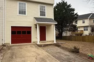 402 Shaw Ct, Fredericksburg, VA 22405 - Photo 1