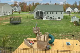 151 Moffett Ln, Fredericksburg, VA 22406 - Photo 9