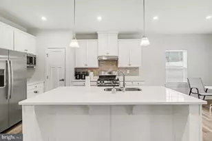 484 Bridgepoint Dr, Fredericksburg, VA 22405 - Photo 5