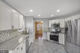 22 Brown Cir, Fredericksburg, VA 22405 - Photo 7