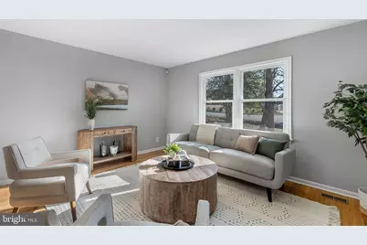 1703 Sherwood Dr, Fredericksburg, VA 22405 - Photo 5