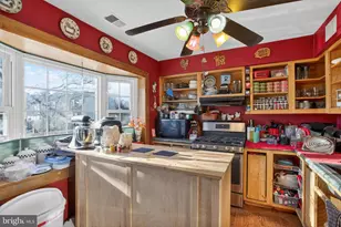 1012 James Madison Cir, Fredericksburg, VA 22405 - Photo 13