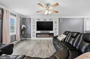 911 Walnut Dr, Fredericksburg, VA 22405 - Photo 9