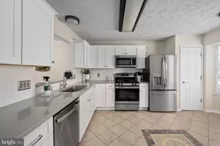 207 Healy Ct, Stafford, VA 22554 - Photo 5