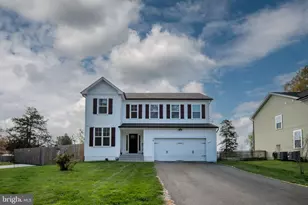 14 Carol St, Fredericksburg, VA 22405 - Photo 1