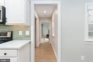 8 Patrick Henry St, Fredericksburg, VA 22405 - Photo 13