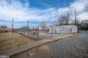 8 Patrick Henry St, Fredericksburg, VA 22405 - Photo 37