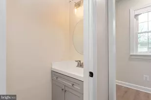 8 Patrick Henry St, Fredericksburg, VA 22405 - Photo 27