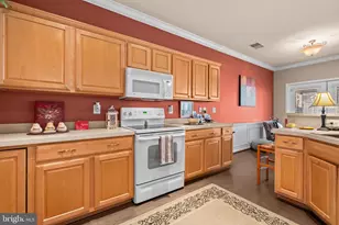 291 Bridgewater Cir, Fredericksburg, VA 22406 - Photo 13