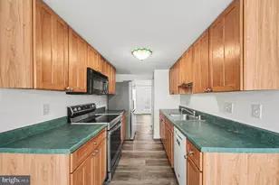 1106 Thomas Jefferson Pl, Fredericksburg, VA 22405 - Photo 11