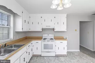 1824 Meadow Dr, Fredericksburg, VA 22405 - Photo 9