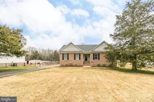 207 Old Landing Ct, Fredericksburg, VA 22405 - Photo 3