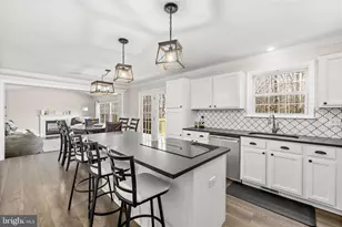 32 Norfolk St, Fredericksburg, VA 22406 - Photo 3