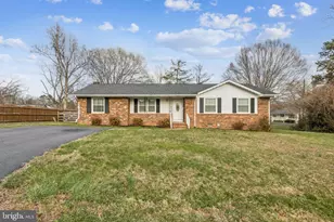 2 Bell Air Ct, Fredericksburg, VA 22405 - Photo 1