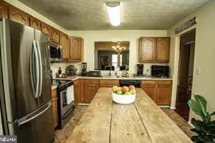 306 W Park Dr, Stafford, VA 22554 - Photo 3