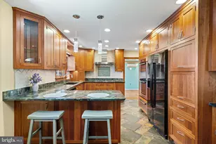 910 Carol Ln, Fredericksburg, VA 22405 - Photo 11