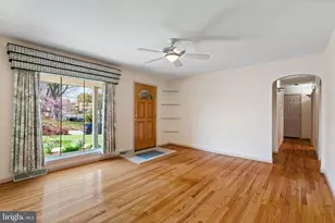 910 Carol Ln, Fredericksburg, VA 22405 - Photo 9