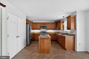 28 Basalt Dr, Fredericksburg, VA 22406 - Photo 7