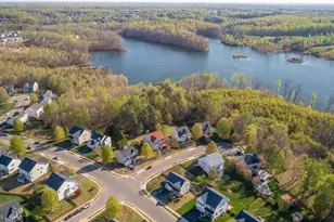 37 Manorwood Dr, Fredericksburg, VA 22406 - Photo 5