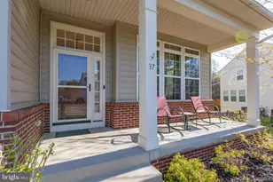 37 Manorwood Dr, Fredericksburg, VA 22406 - Photo 7