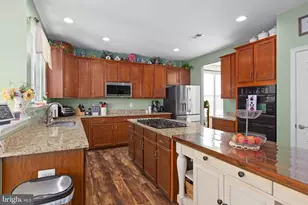 37 Manorwood Dr, Fredericksburg, VA 22406 - Photo 17