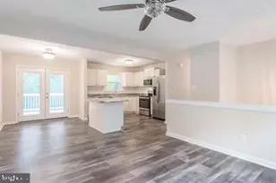 1013 Eastern View Dr, Fredericksburg, VA 22405 - Photo 3
