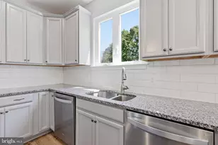 60 Legacy Ln, Fredericksburg, VA 22406 - Photo 11
