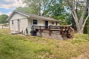 208 Pecan Ln, Fredericksburg, VA 22405 - Photo 5