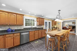 10 N Pointe Dr, Fredericksburg, VA 22405 - Photo 7
