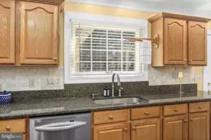 10 N Pointe Dr, Fredericksburg, VA 22405 - Photo 9