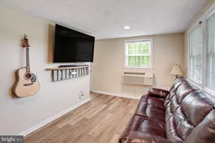 1047 Lakeview Dr, Stafford, VA 22556 - Photo 5