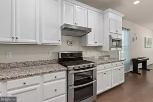 6036 Avery Pt Dr, Fredericksburg, VA 22406 - Photo 9
