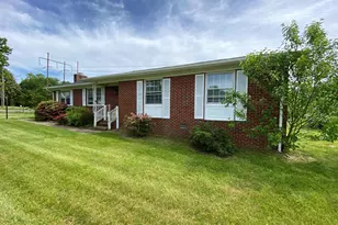 1804 Sherwood Dr, Fredericksburg, VA 22405 - Photo 3