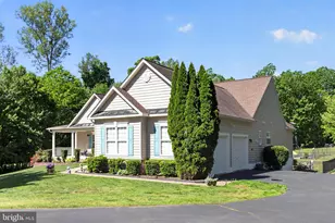 325 Gentle Breeze Cir, Fredericksburg, VA 22406 - Photo 3