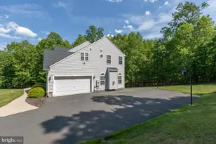 425 Gentle Breeze Cir, Fredericksburg, VA 22406 - Photo 3