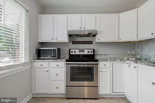 1229 Thomas Jefferson Pl, Fredericksburg, VA 22405 - Photo 5