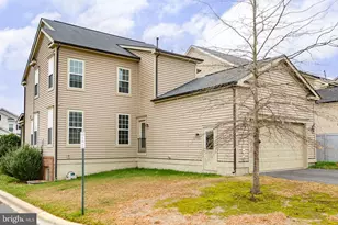 930 Forsythia Ln, Stafford, VA 22554 - Photo 57