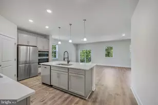 626 Long Meadow Dr, Fredericksburg, VA 22406 - Photo 5