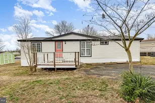 54 Cliff Cir, Stafford, VA 22556 - Photo 1