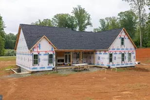 38 Dahlia Ln, Fredericksburg, VA 22406 - Photo 5