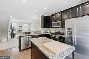 618 Streamview Dr, Fredericksburg, VA 22405 - Photo 9