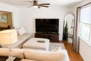 1012 James Madison Cir, Fredericksburg, VA 22405 - Photo 15