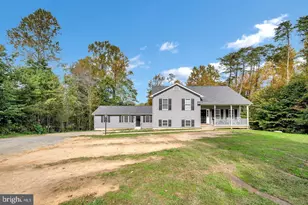 70 Grove Ln, Fredericksburg, VA 22406 - Photo 1