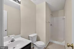 106 Charles St, Fredericksburg, VA 22405 - Photo 9