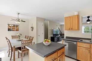 407 Clint Ln, Fredericksburg, VA 22405 - Photo 9