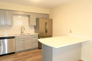 300 Claiborne Ave, Fredericksburg, VA 22405 - Photo 5