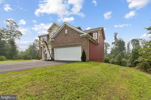 717 Long Meadow Dr, Fredericksburg, VA 22406 - Photo 3